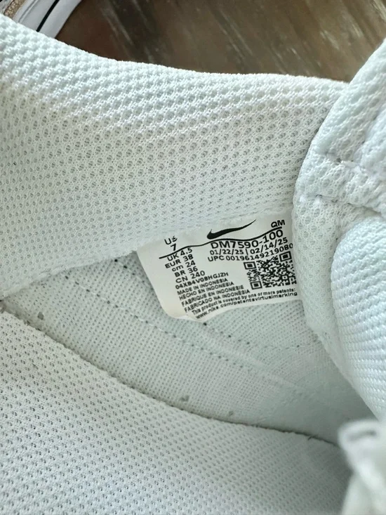 Nike Women’s Court Legacy Lift Sneakers with Black Swoosh and Tan Stripe - Picture 7 of 9